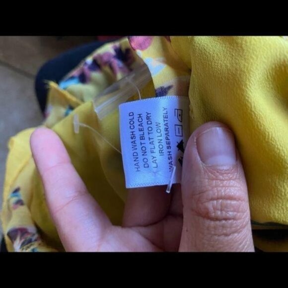 𝅺TULAROSA  Blouse - Picture 11 of 11